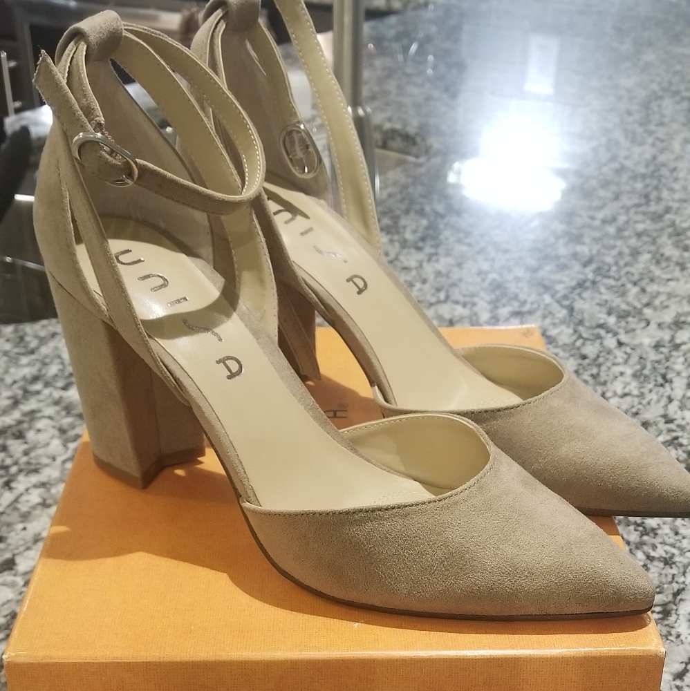 Unisa Myia Pumps
